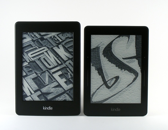 Kindle Paperwhite, links Kindle Voyage